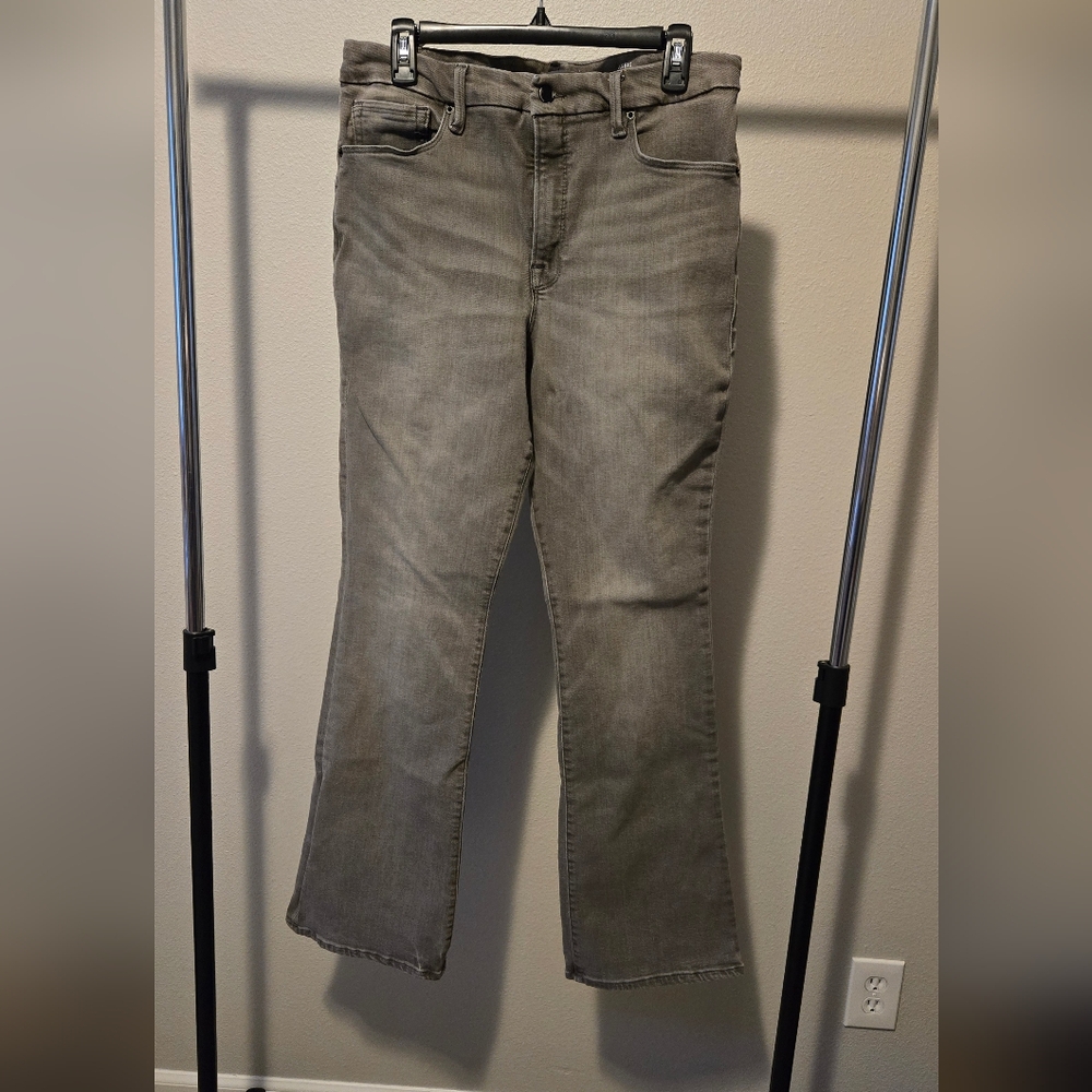 Good American Jeans in Gray Wash